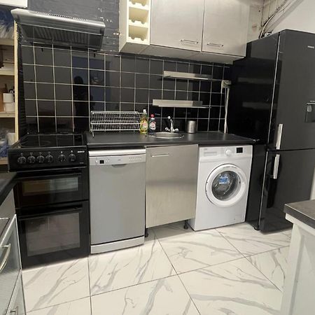 Nifty 2 Bedroom Flat In Goswell Rd ลอนดอน ภายนอก รูปภาพ
