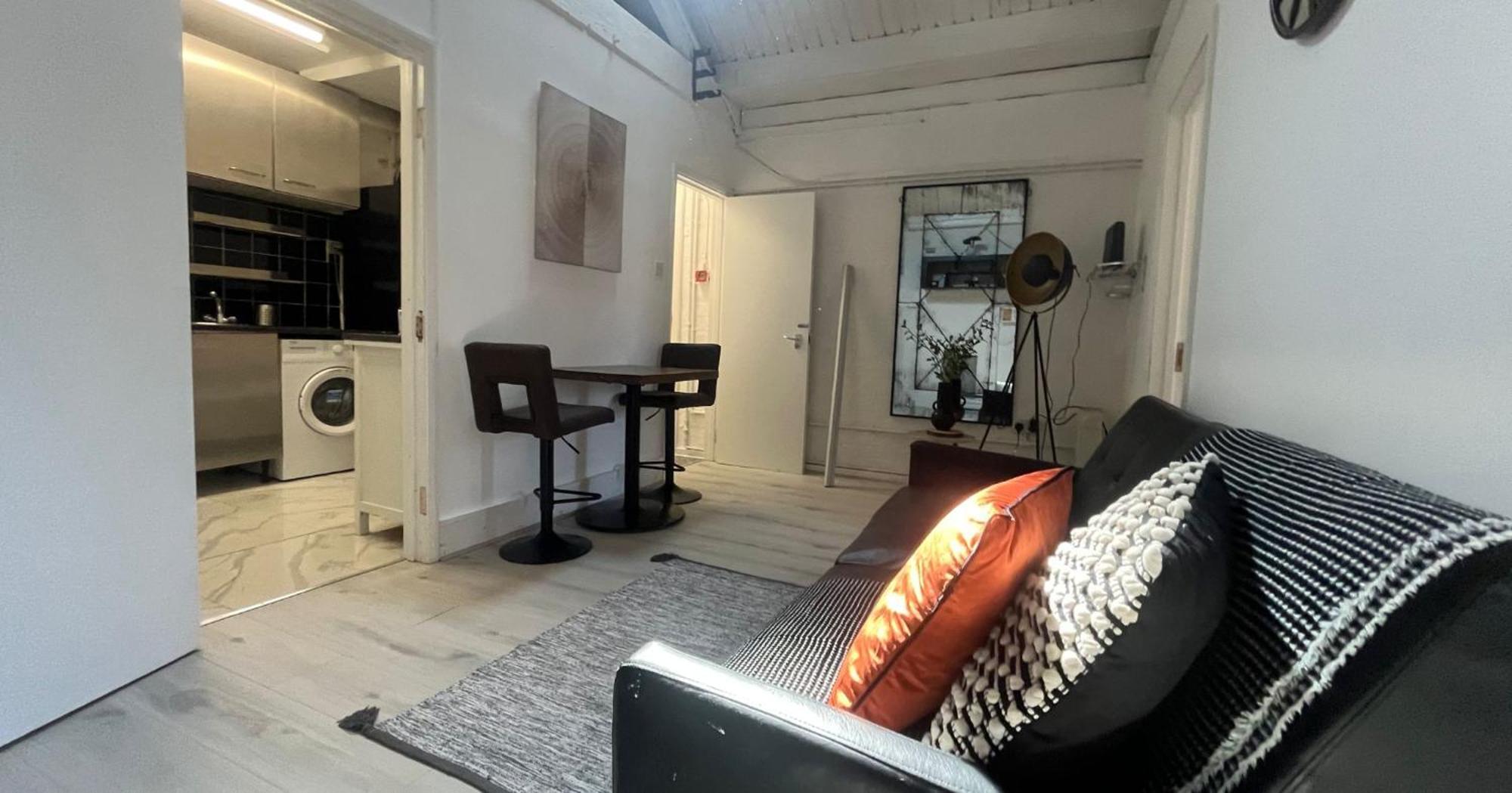 Nifty 2 Bedroom Flat In Goswell Rd ลอนดอน ภายนอก รูปภาพ